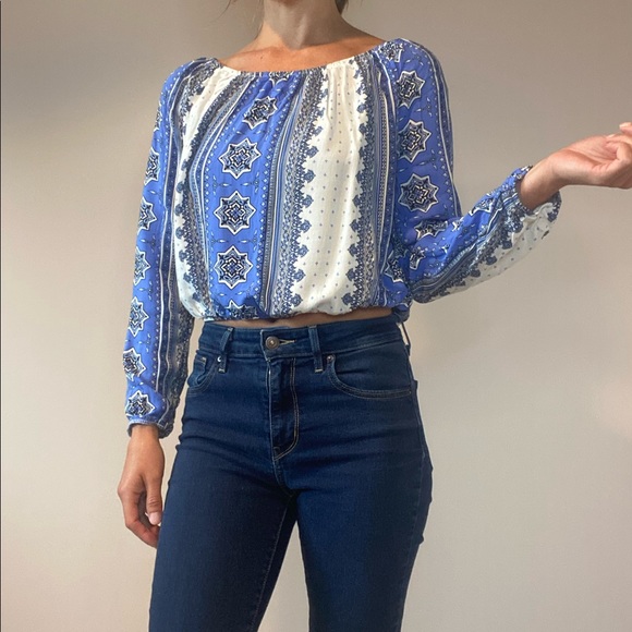 Off the Shoulder Blue & White Paisley Top - Picture 7 of 8